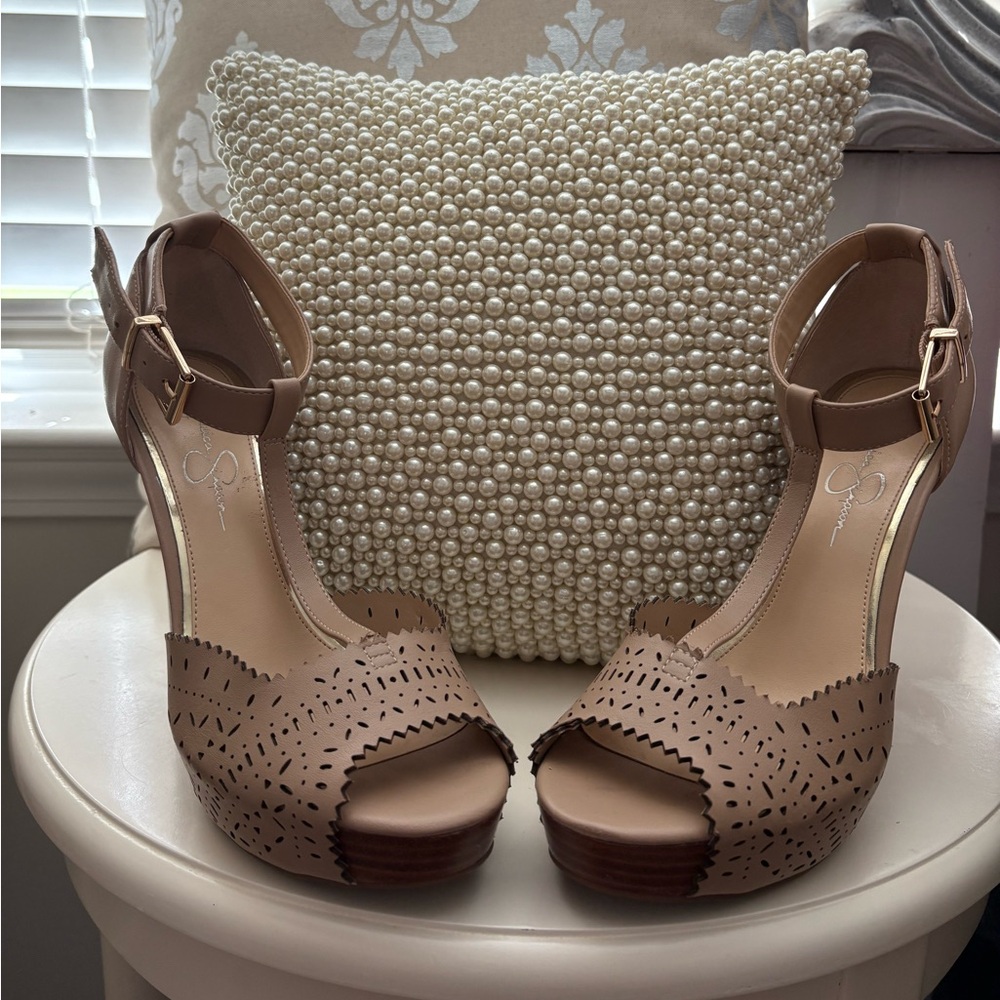 Jessica Simpson Beige Woven Heels